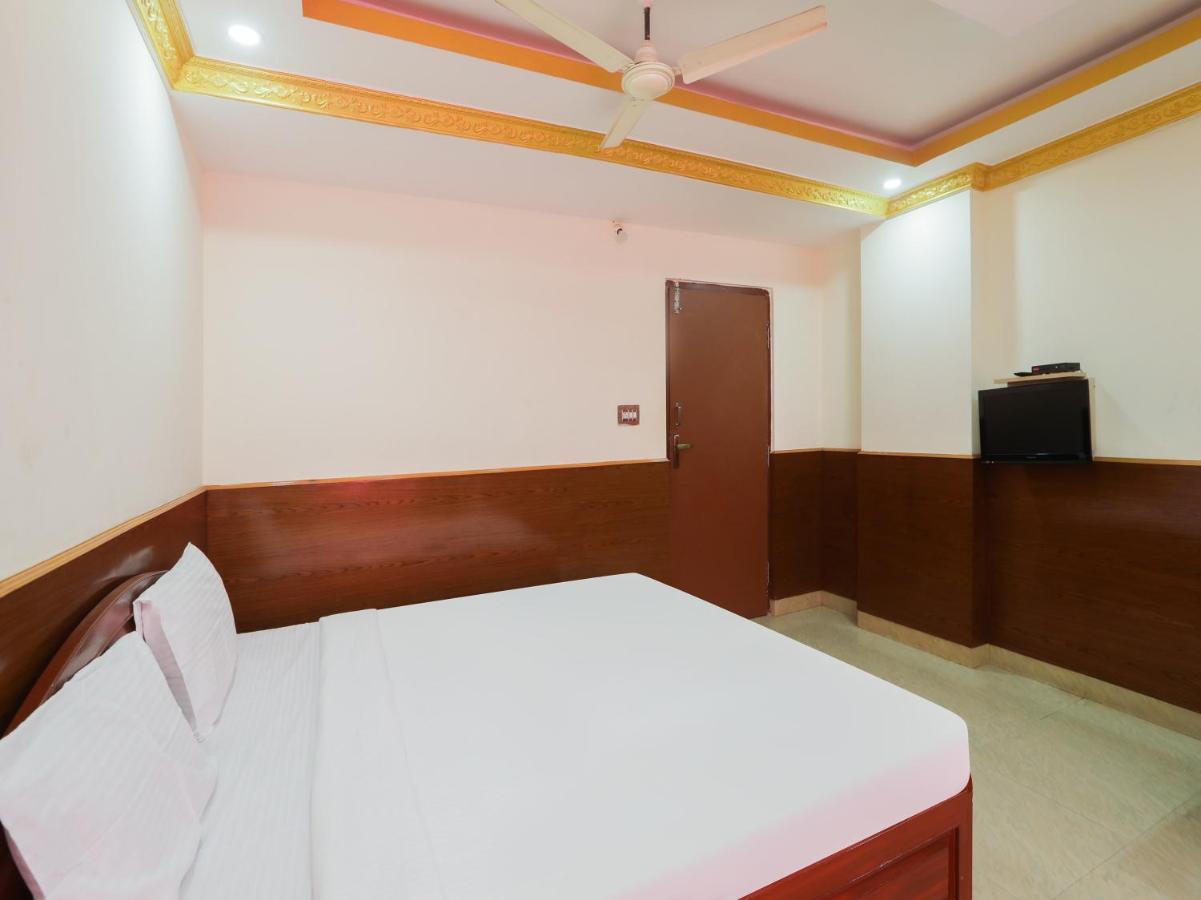 Capital O 84002 Hotel Top In Town President Kushālnagar Buitenkant foto