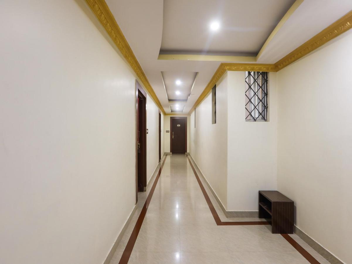 Capital O 84002 Hotel Top In Town President Kushālnagar Buitenkant foto